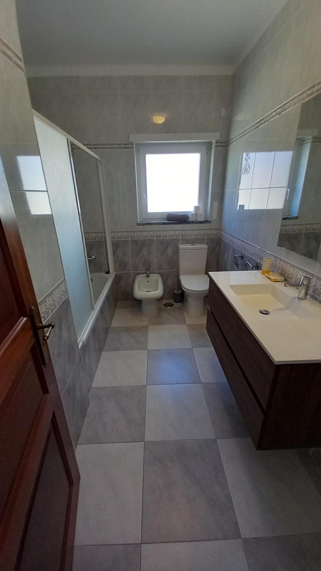 Guesthouse Beach Break Peniche Bagian luar foto