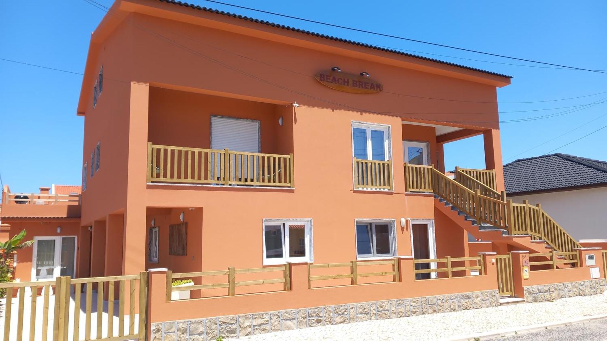 Guesthouse Beach Break Peniche Bagian luar foto